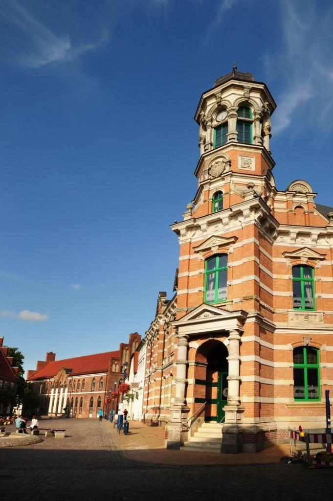 Zum Kaiserlichen Postamt Parchim Exterior foto